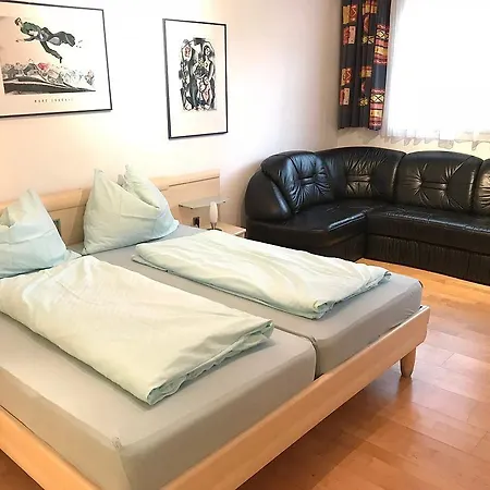 Lägenhetshotell Holiday + Theresa 3*