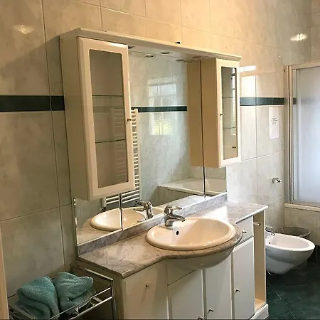 Theresa Hotel apartamentowy 3*