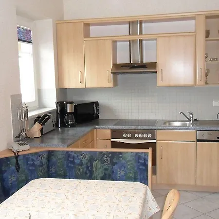 Holiday + Theresa Kaprun