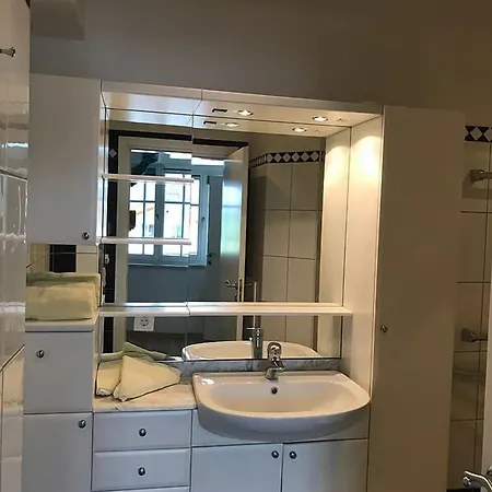 Holiday + Theresa 3*