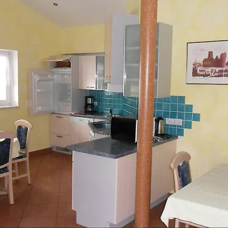 Holiday + Theresa Lägenhetshotell