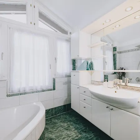 Theresa アパートホテル カプルーン