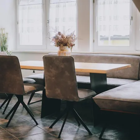 Holiday + Theresa Lägenhetshotell