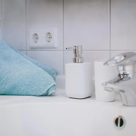 Holiday + Theresa 3*