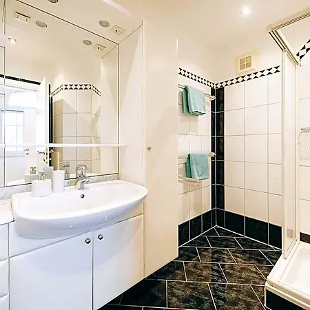 Apart-hotel Theresa 3*